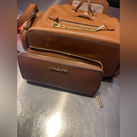 Michael Kors Medium Jet Set Pebble Leather Backpack With Wallet New - Picture 2 of 10